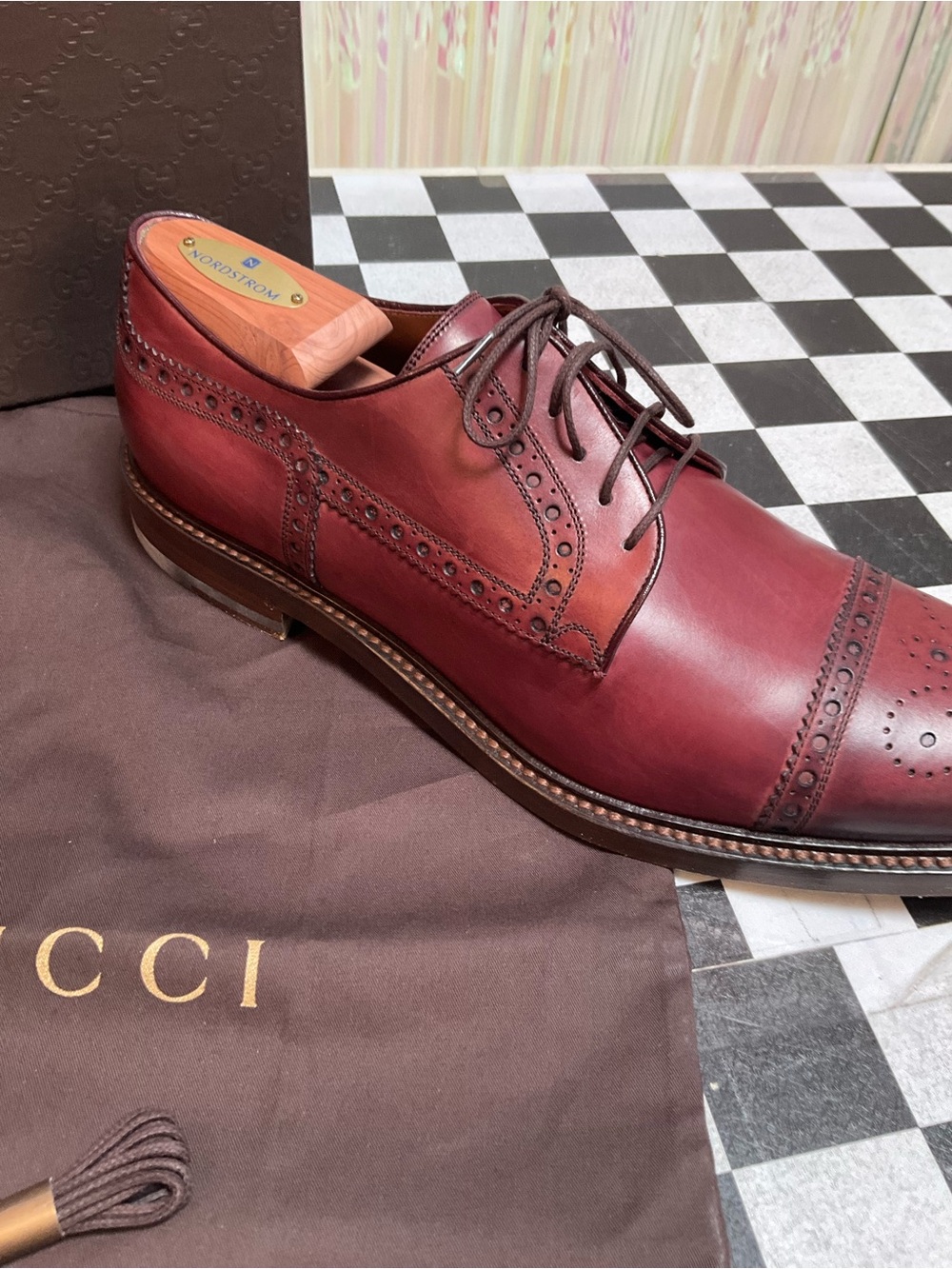 Gucci Men’s Bordeaux Leather Wingtip Oxfords - Picture 8 of 12